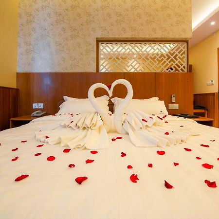 Unity Hotel Mandalay Extérieur photo