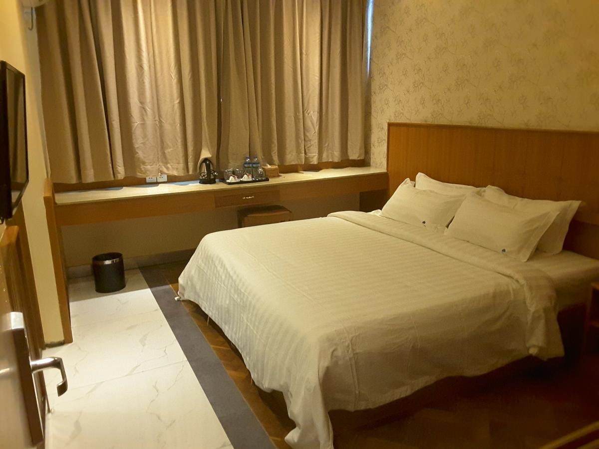 Unity Hotel Mandalay Extérieur photo